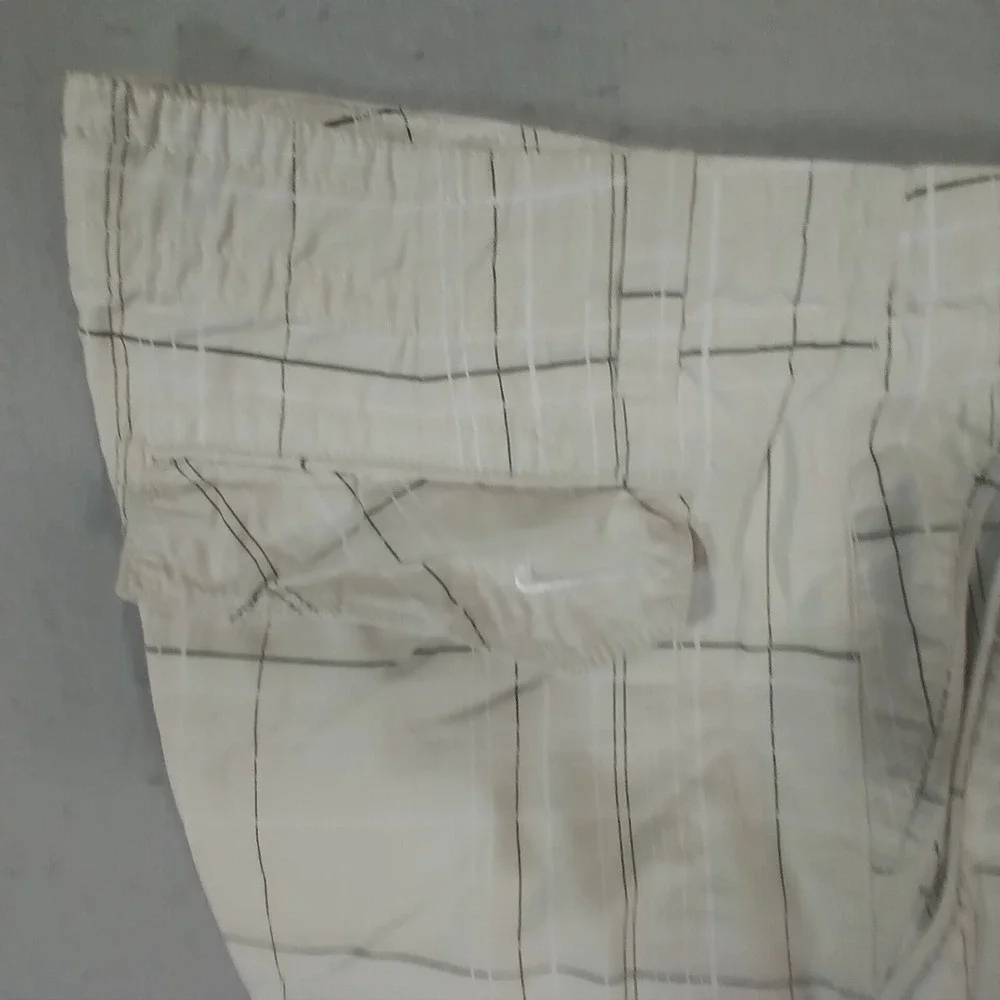 Nike Shorts men's 38 x 12 White plaid Athletic department Bermuda outdoor sports